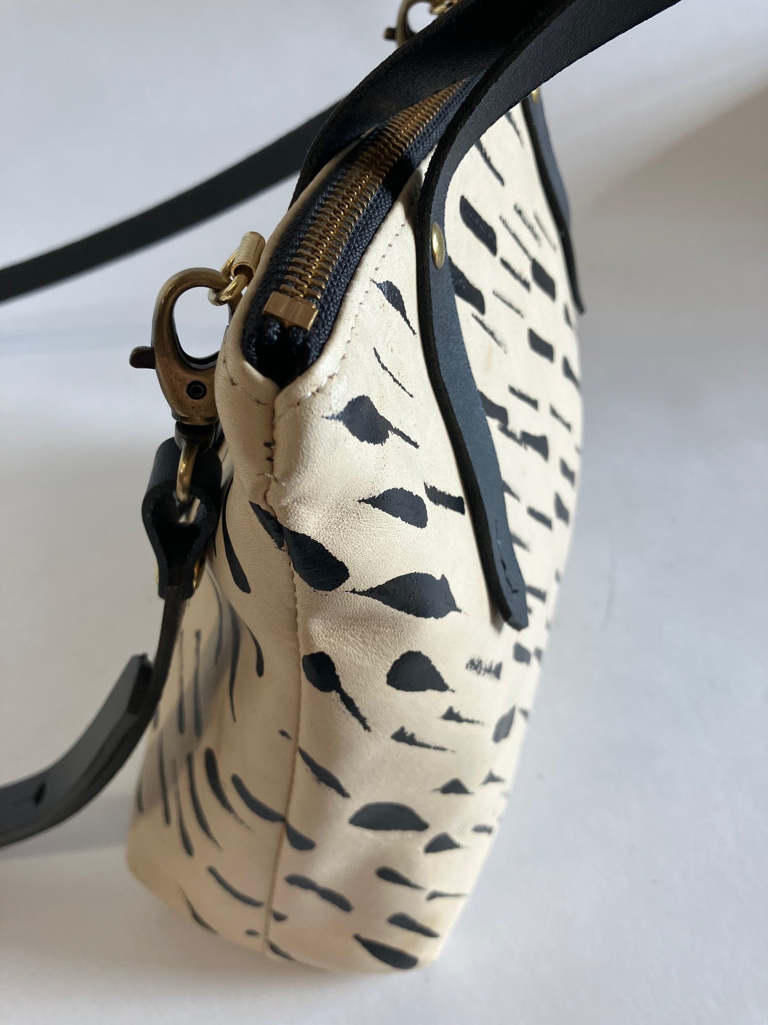 One of a kind piece handpainted Leather handbag with crossbody strap