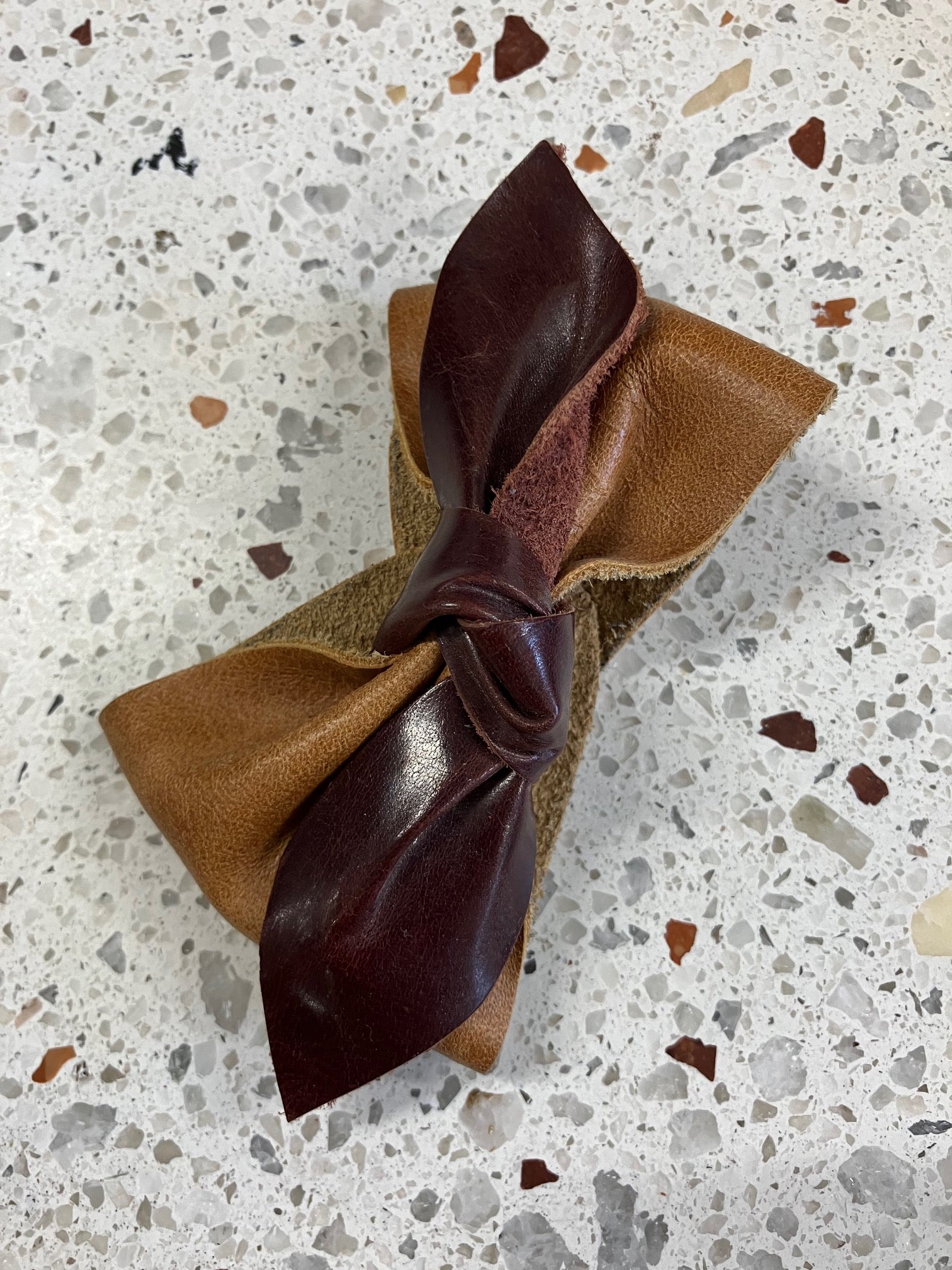 ONE OF A KIND Leather bow bracelet