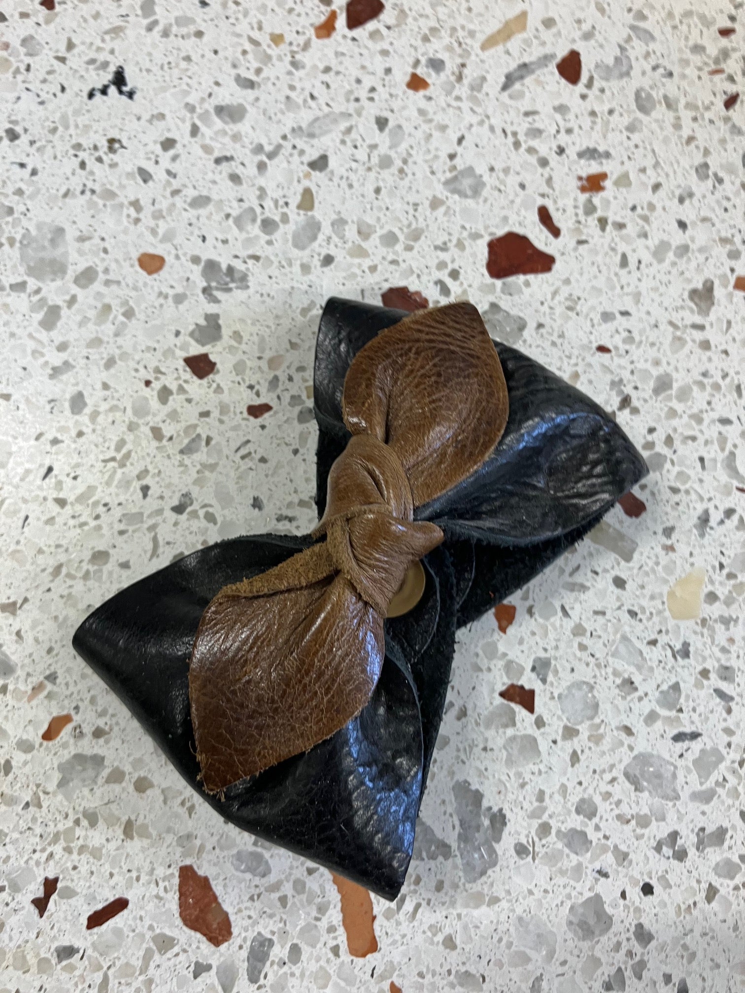 ONE OF A KIND Leather bow bracelet