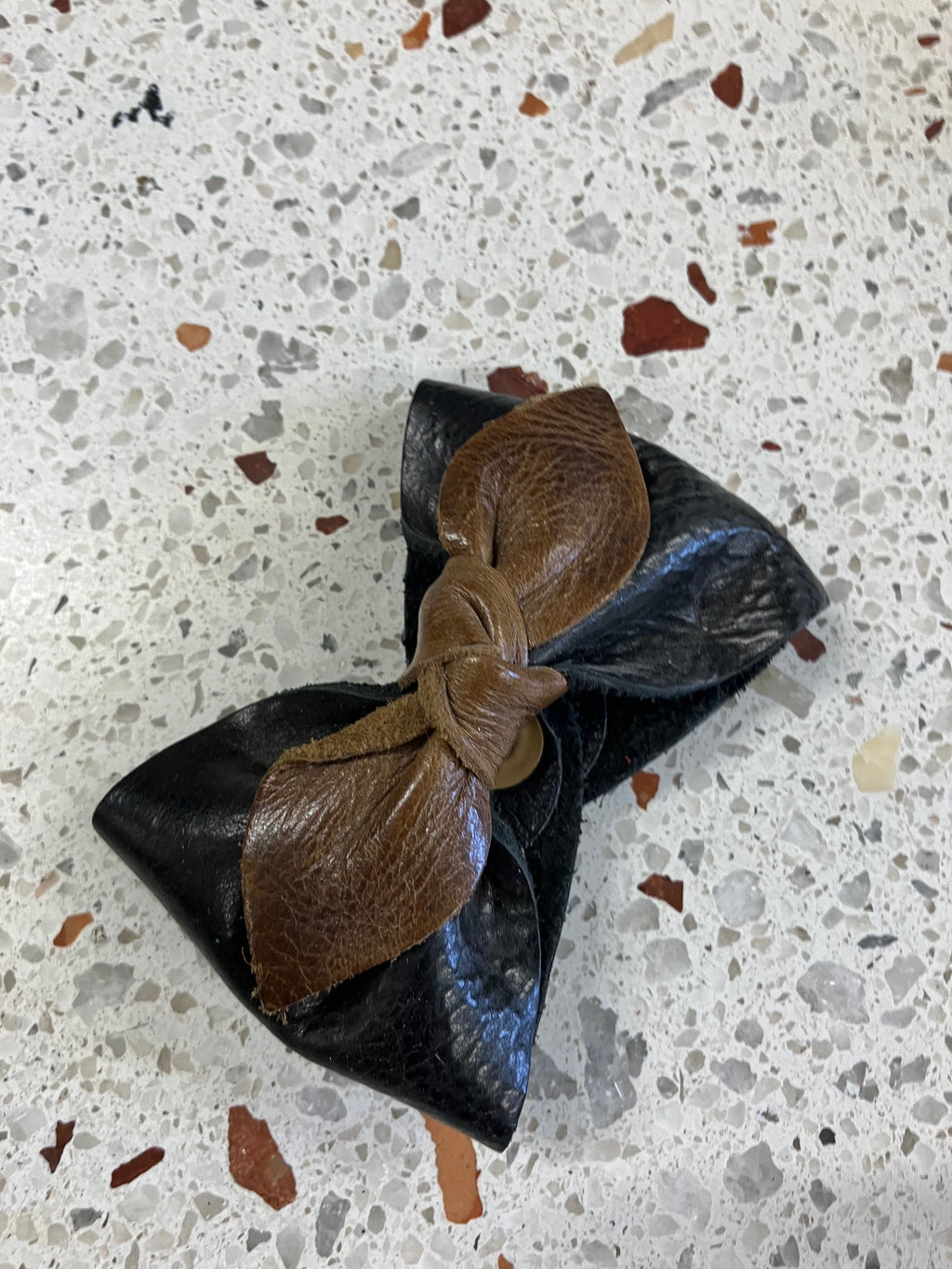 ONE OF A KIND Leather bow bracelet