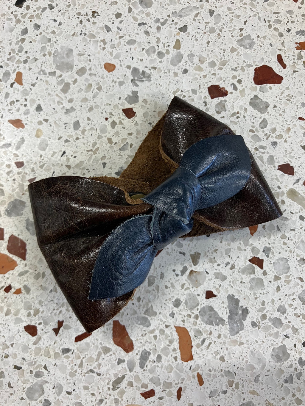 ONE OF A KIND Leather bow bracelet