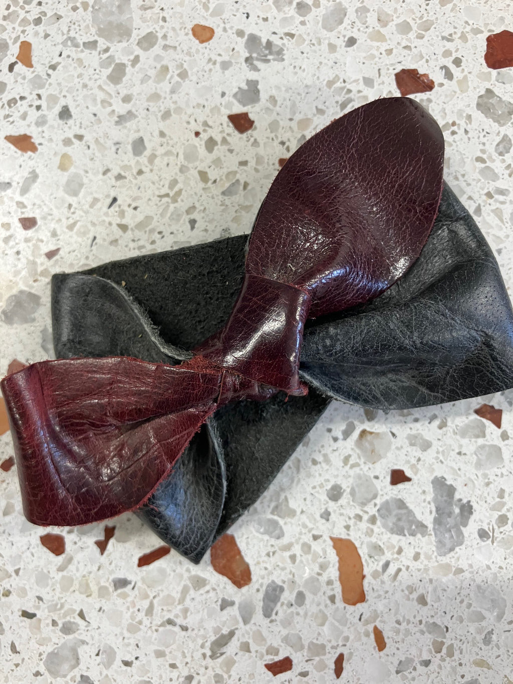 ONE OF A KIND Leather bow bracelet