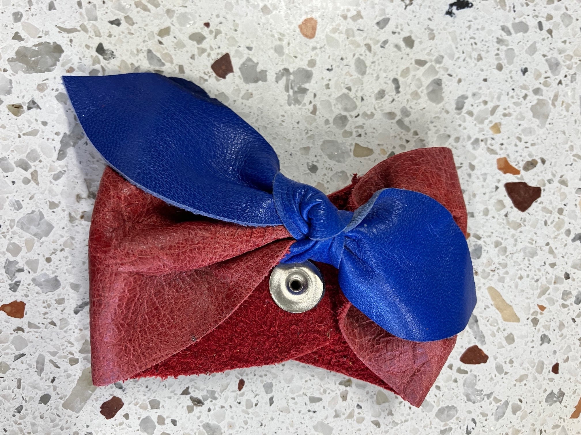 ONE OF A KIND Leather bow bracelet