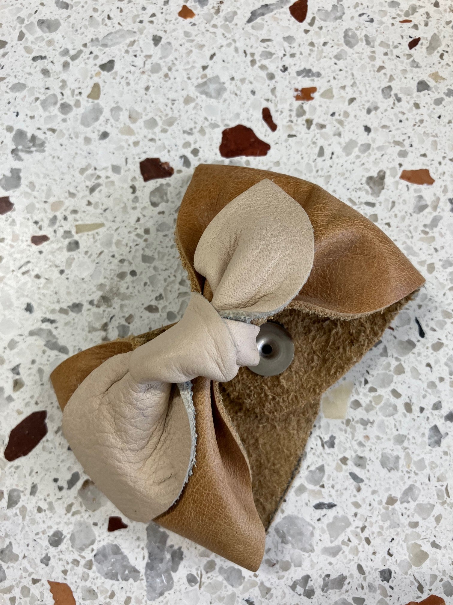 ONE OF A KIND Leather bow bracelet