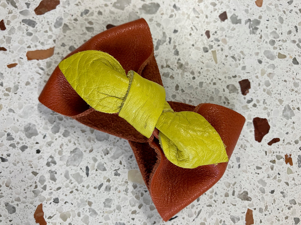 ONE OF A KIND Leather bow bracelet