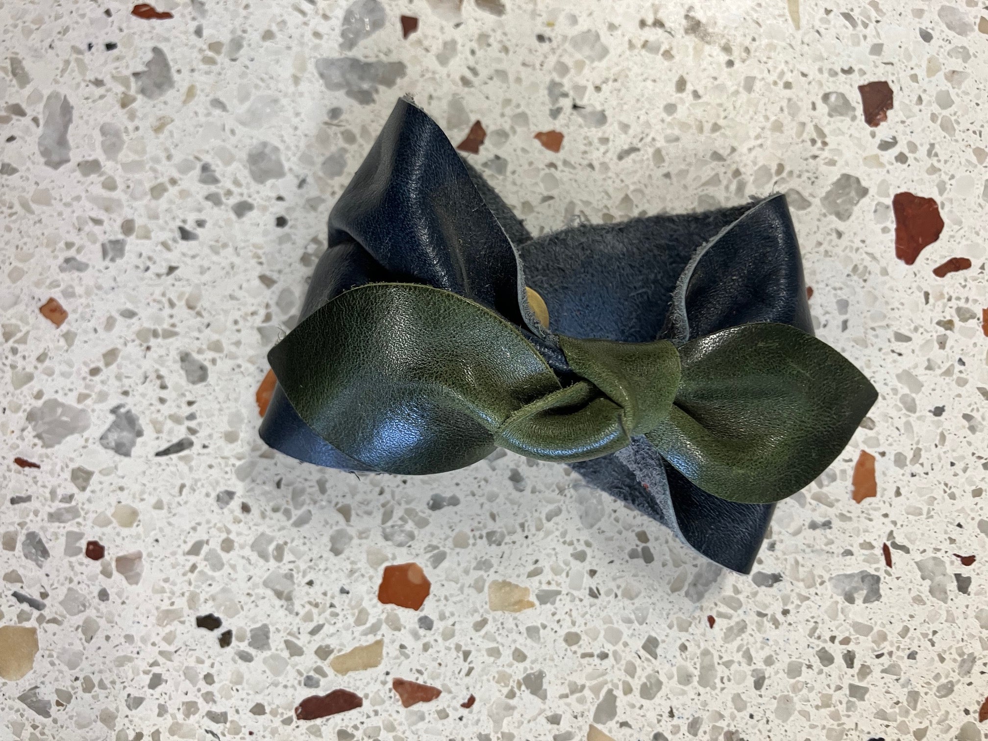 ONE OF A KIND Leather bow bracelet