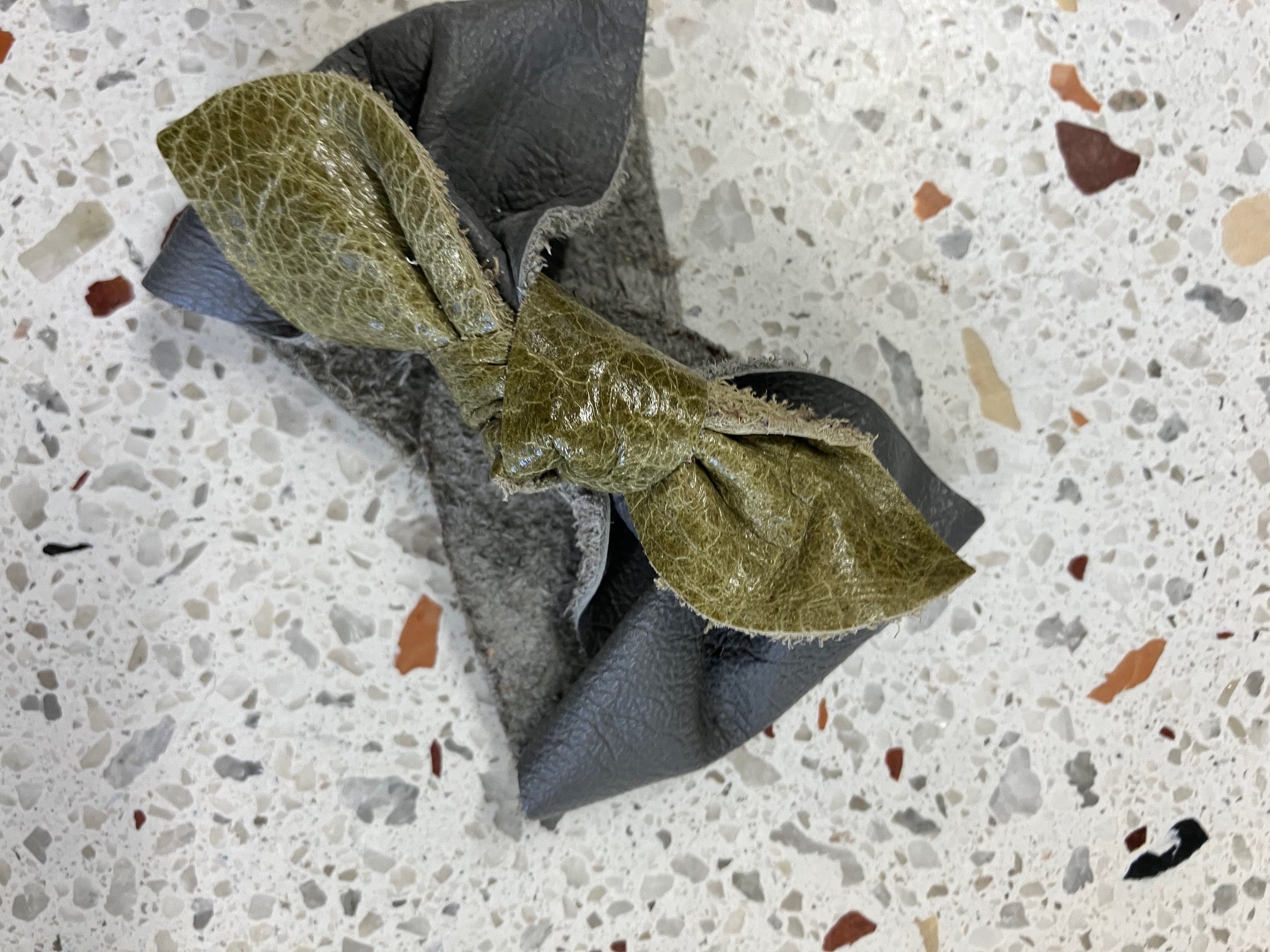 ONE OF A KIND Leather bow bracelet