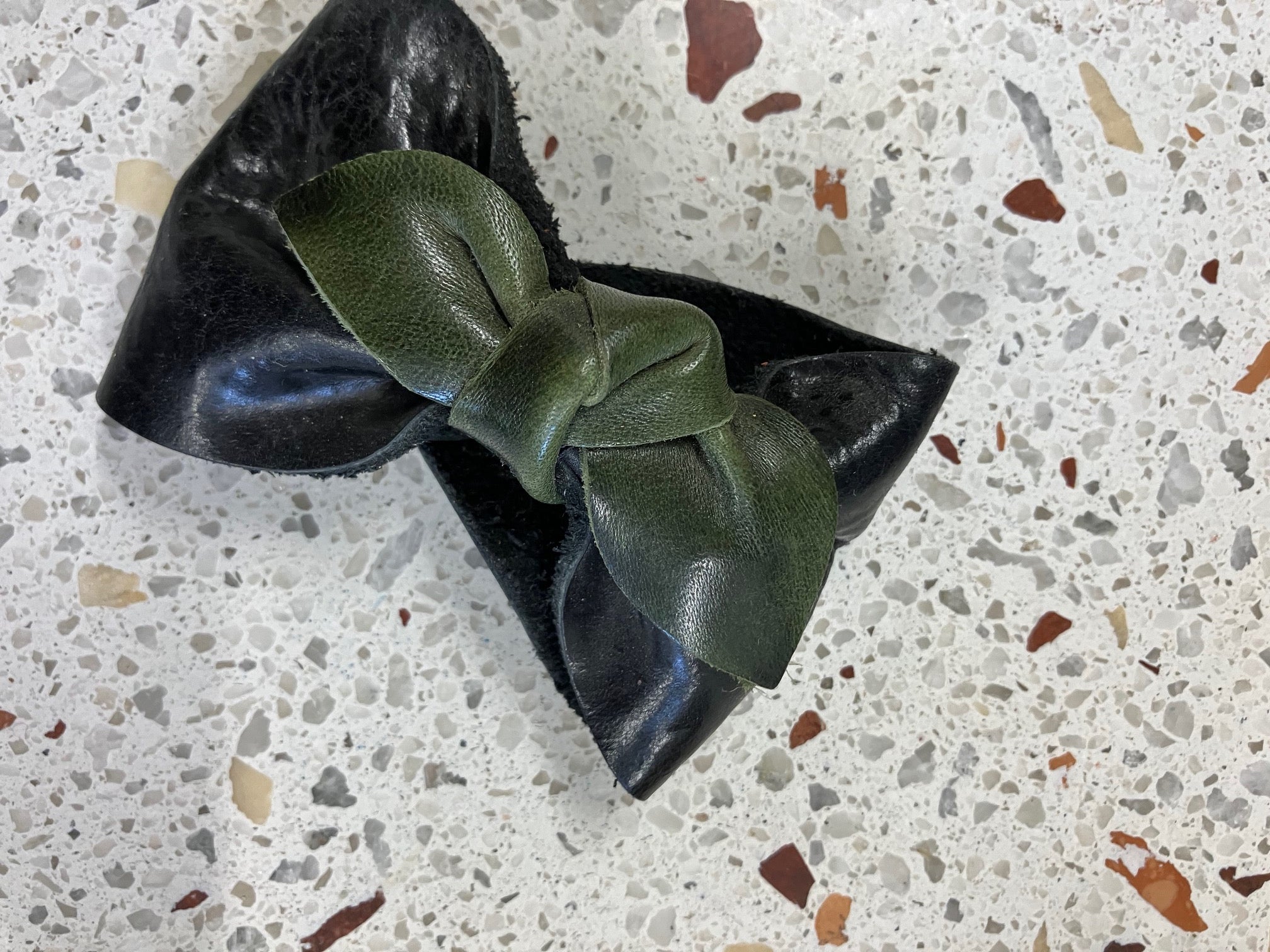 ONE OF A KIND Leather bow bracelet