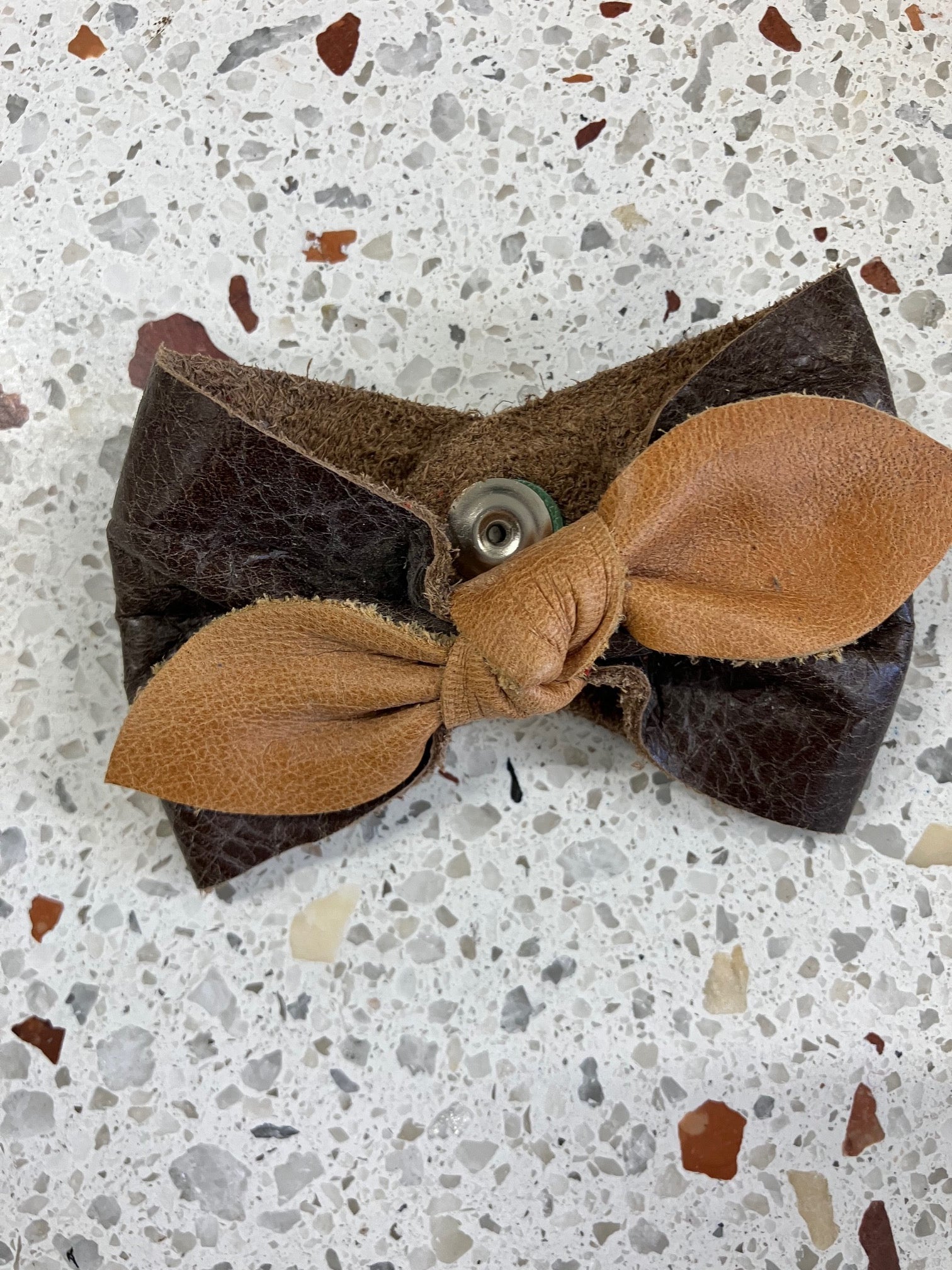 ONE OF A KIND Leather bow bracelet
