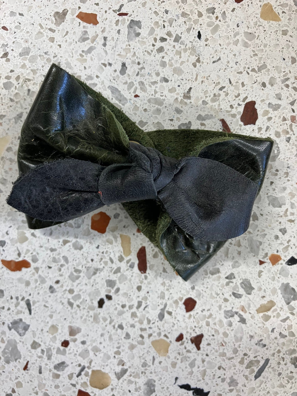 ONE OF A KIND Leather bow bracelet