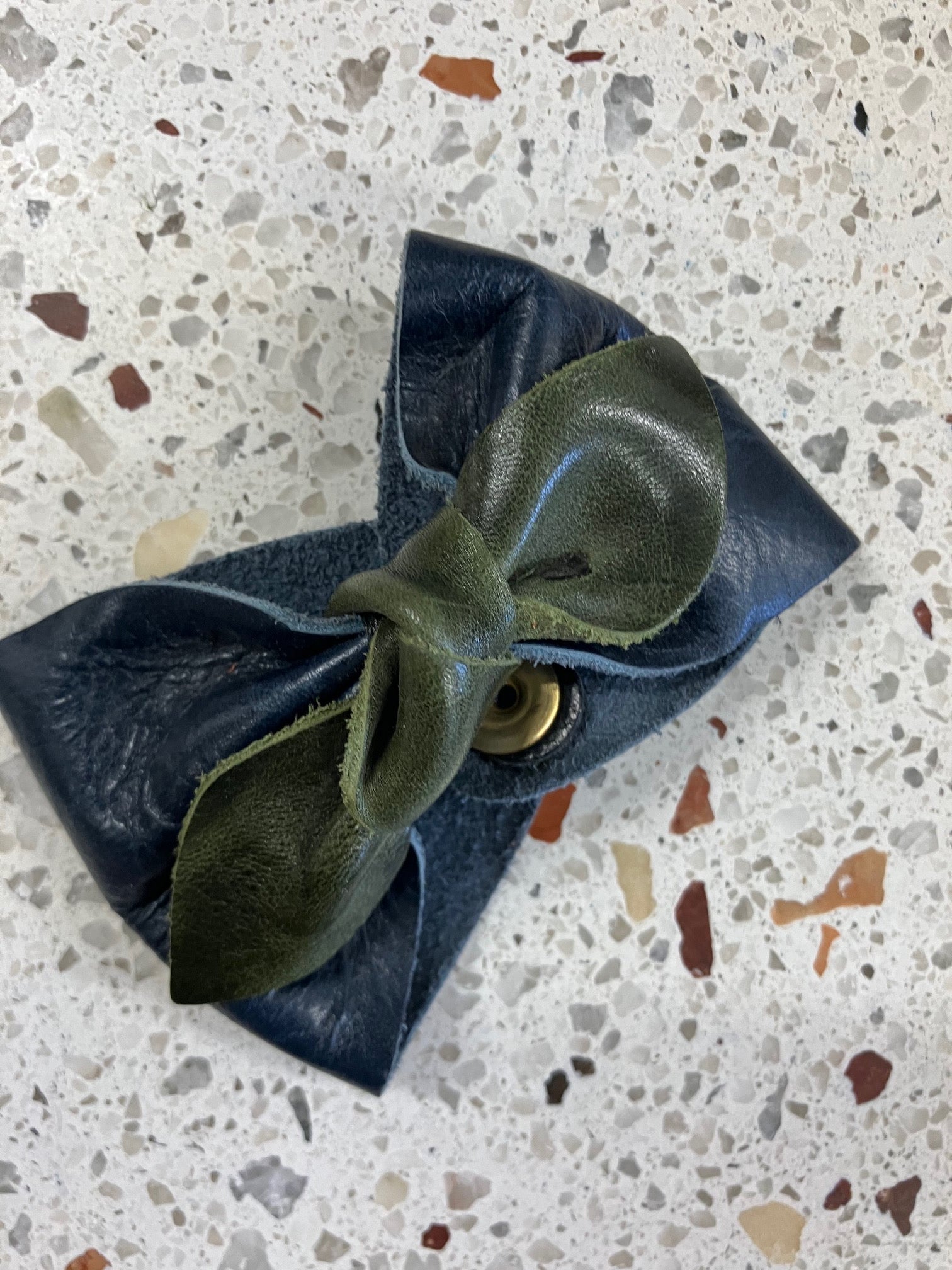 ONE OF A KIND Leather bow bracelet