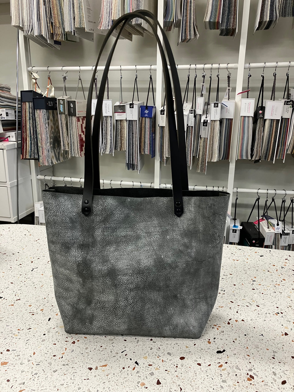 Sample textured grey Leather minimalist tote bag FLORENCE model