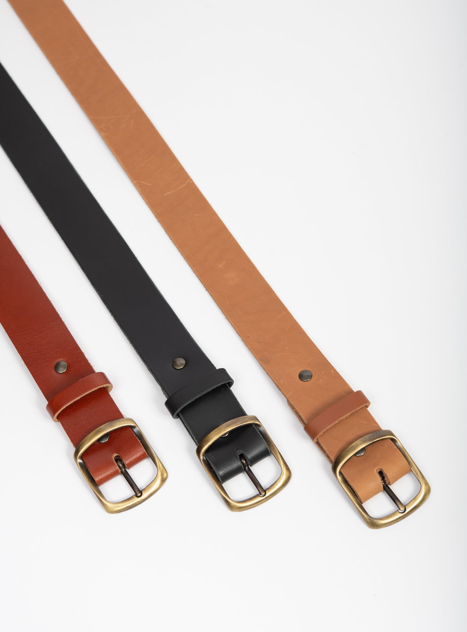 Leather belt with solid brass buckle by Veinage, handmade in Montreal, Canada