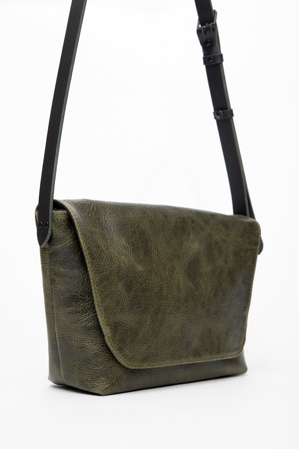 Veinage Leather Satchel Sessenger Bag BISCUIT model, handmade in Montreal Canada