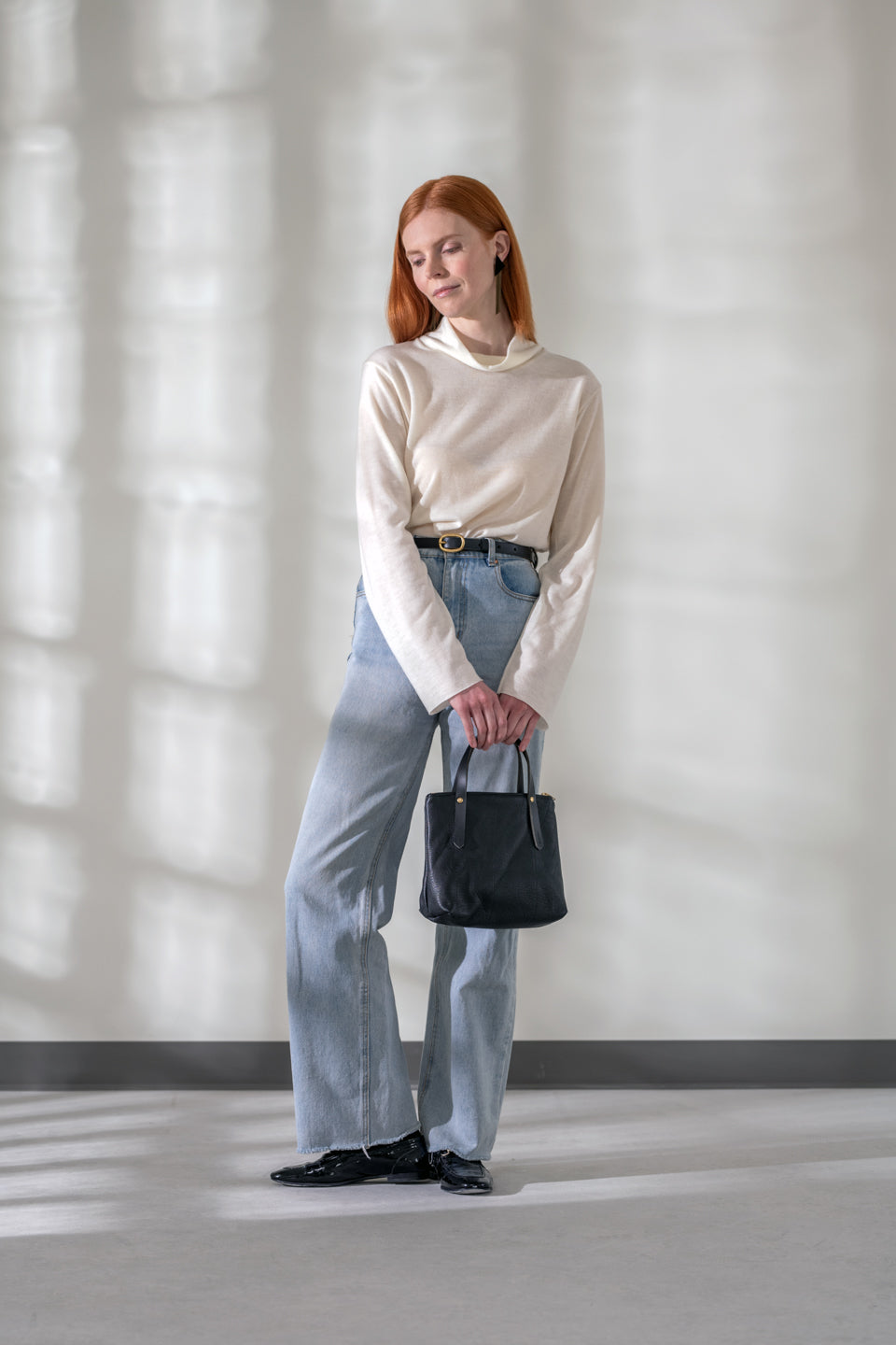 Leather handbag with crossbody strap PAPINEAU model, Veinage handmade in Montreal, Canada