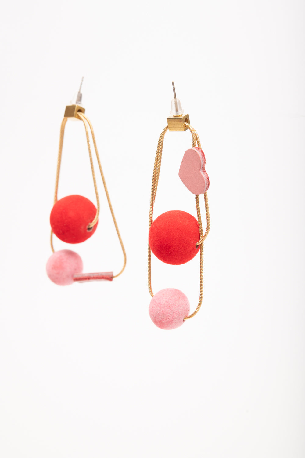 Veinage Leather, brass & resin earrings AMOUR CACHÉ model