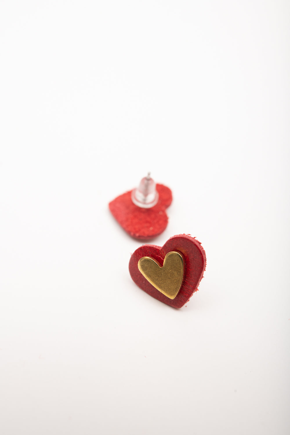 Veinage Heart-shaped leather and brass earrings Cœur de palmier model, made in Montreal, Canada