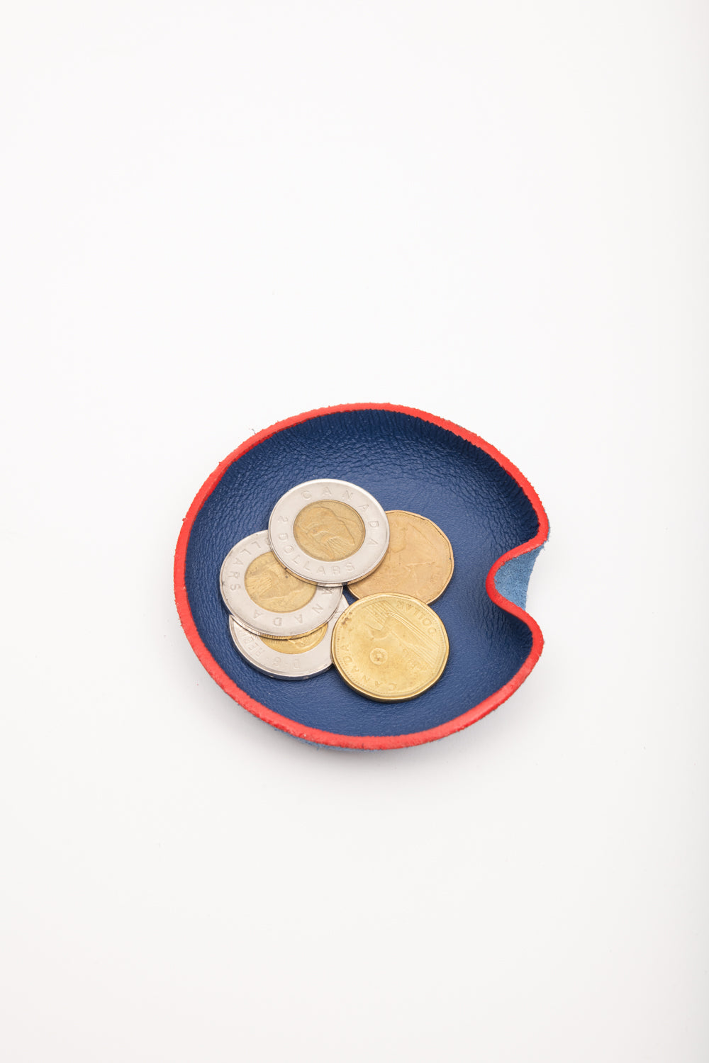 Veinage Molded leather catchall Crêpe model, handmade in Montreal