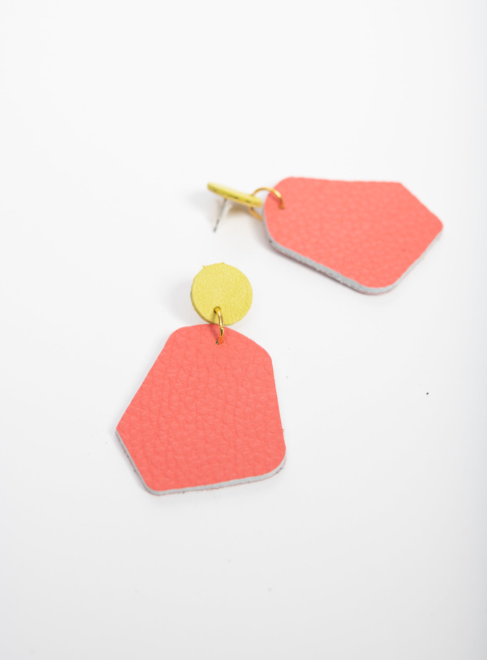 Large geometrical leather earrings DÉLIMA model, Veinage handmade in Montreal, Canada