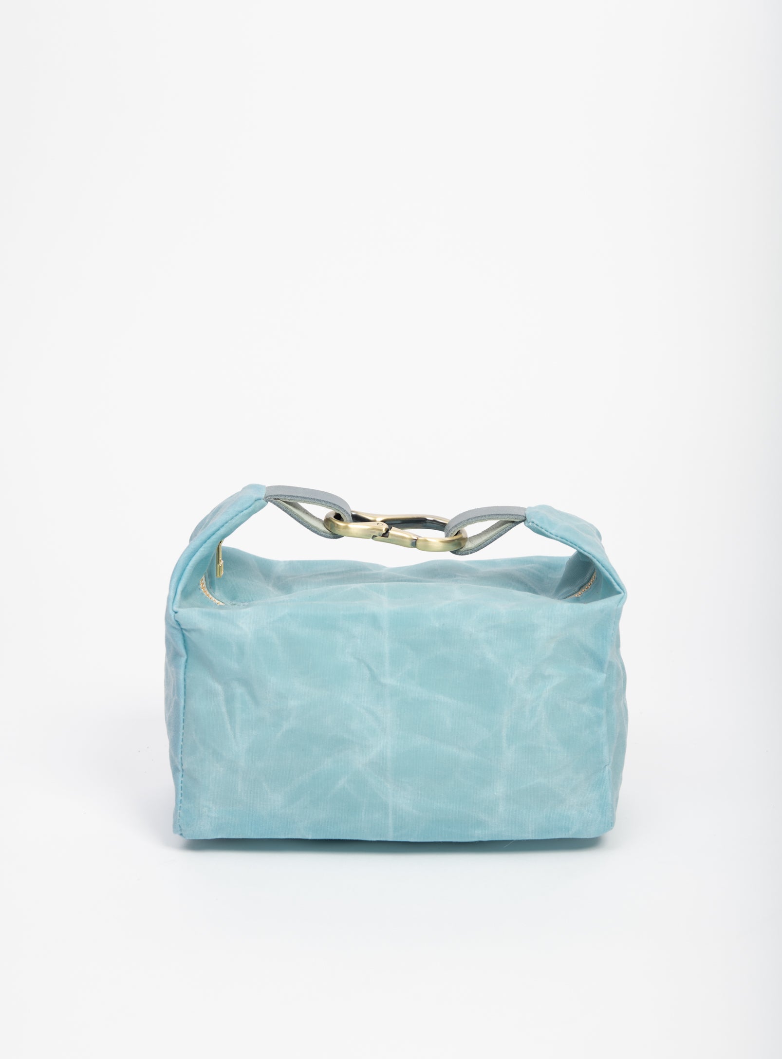 Veinage Travel case in waxed canvas DES CARRIÈRES model, handmade in Montreal Canada