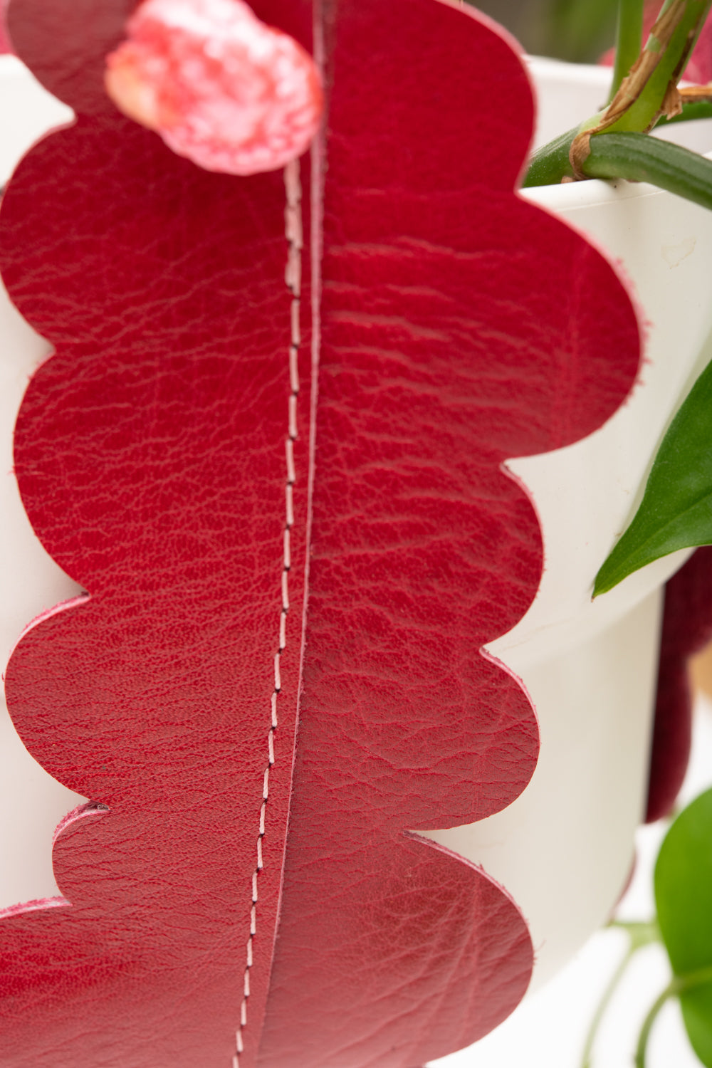 Plant hanger in upcycled leather and rope FRAISIER model