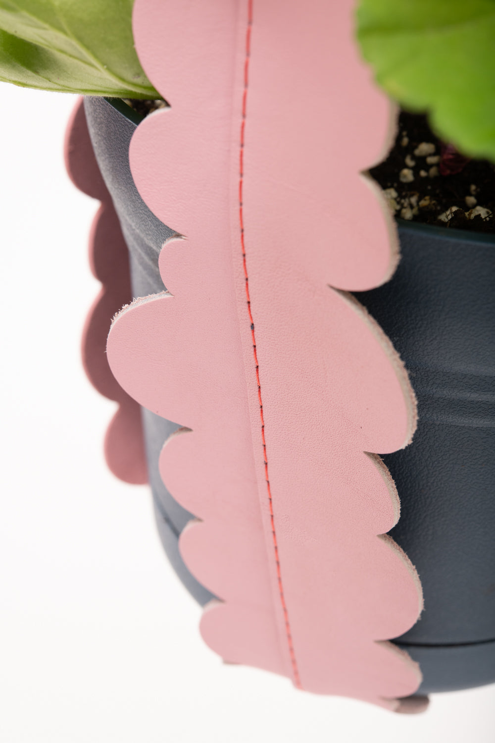 Plant hanger in upcycled leather and rope FRAISIER model