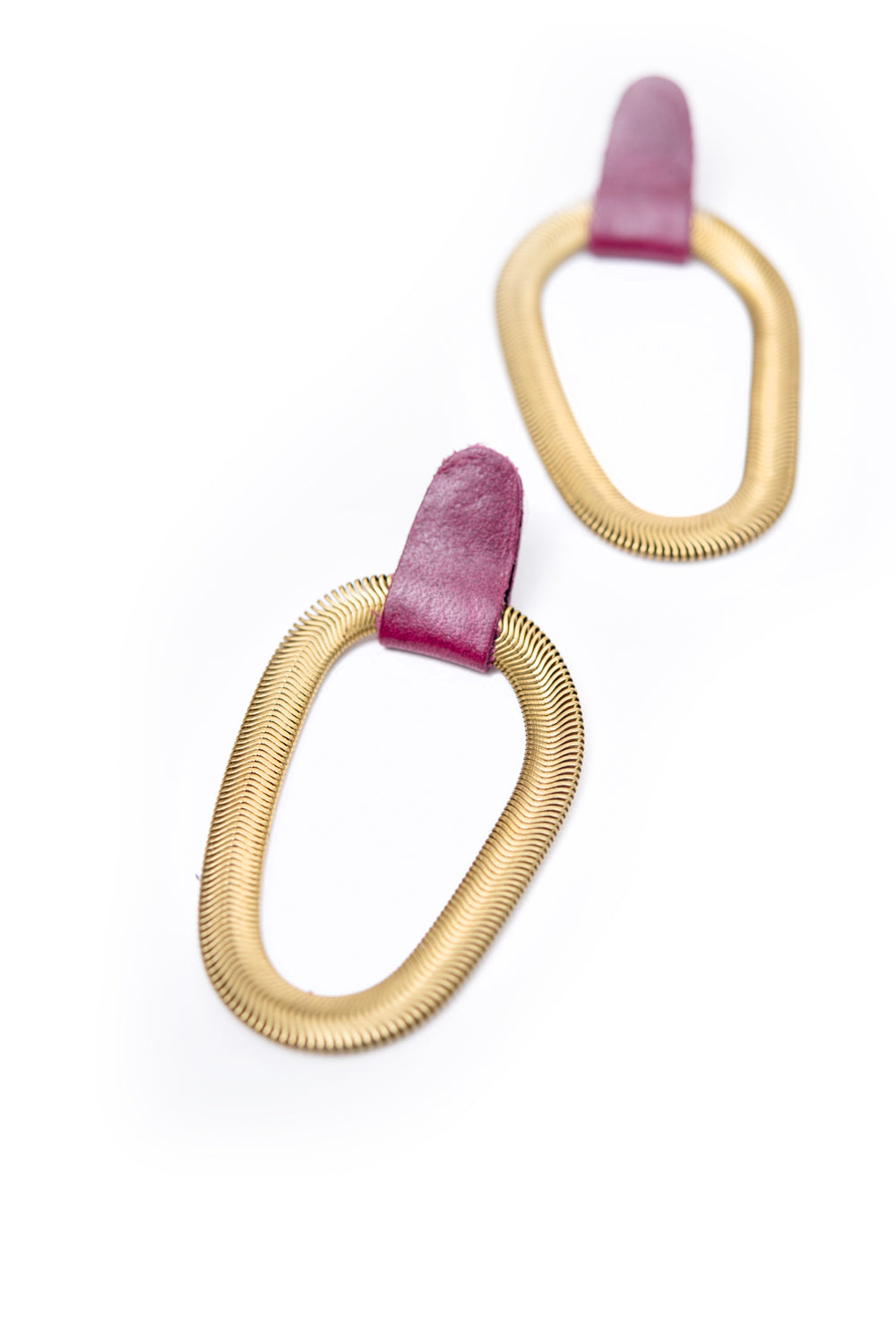 Statement leather and brass earrings 9e AVENUE model