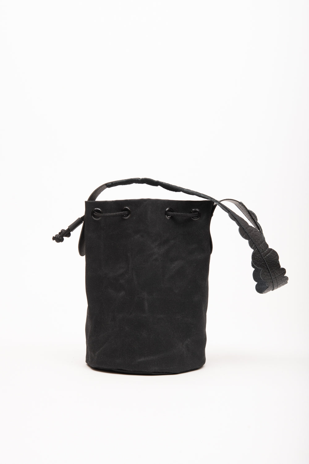 Veinage Bucket Bag in Waxed Canvas and Leather CANNELÉ model