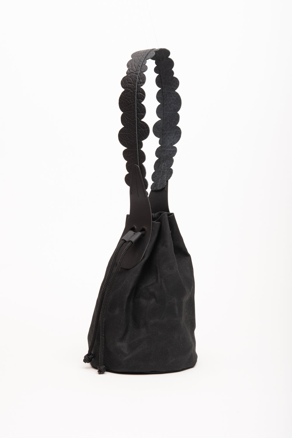Veinage Bucket Bag in Waxed Canvas and Leather CANNELÉ model