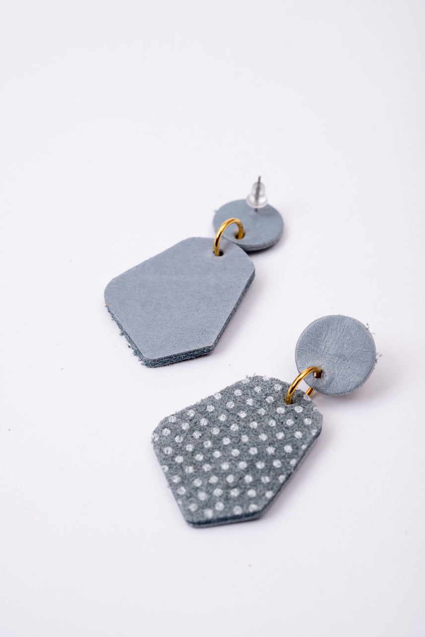 Large geometrical leather earrings DÉLIMA model