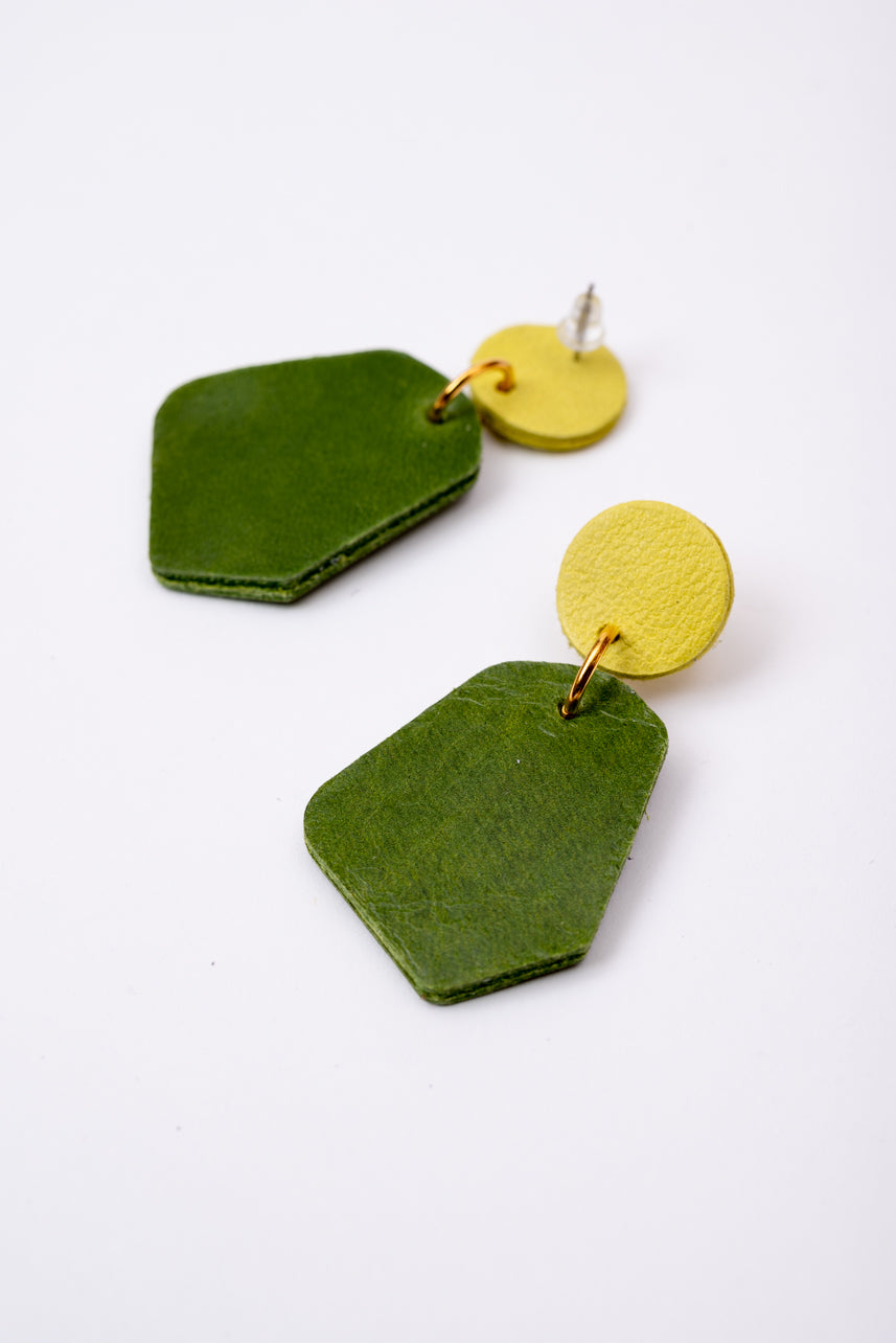 Large geometrical leather earrings DÉLIMA model