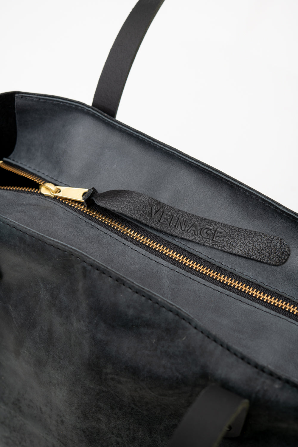 Veinage Leather minimalist tote bag FLORENCE and FIRENZE model, handmade in Montreal, Canada