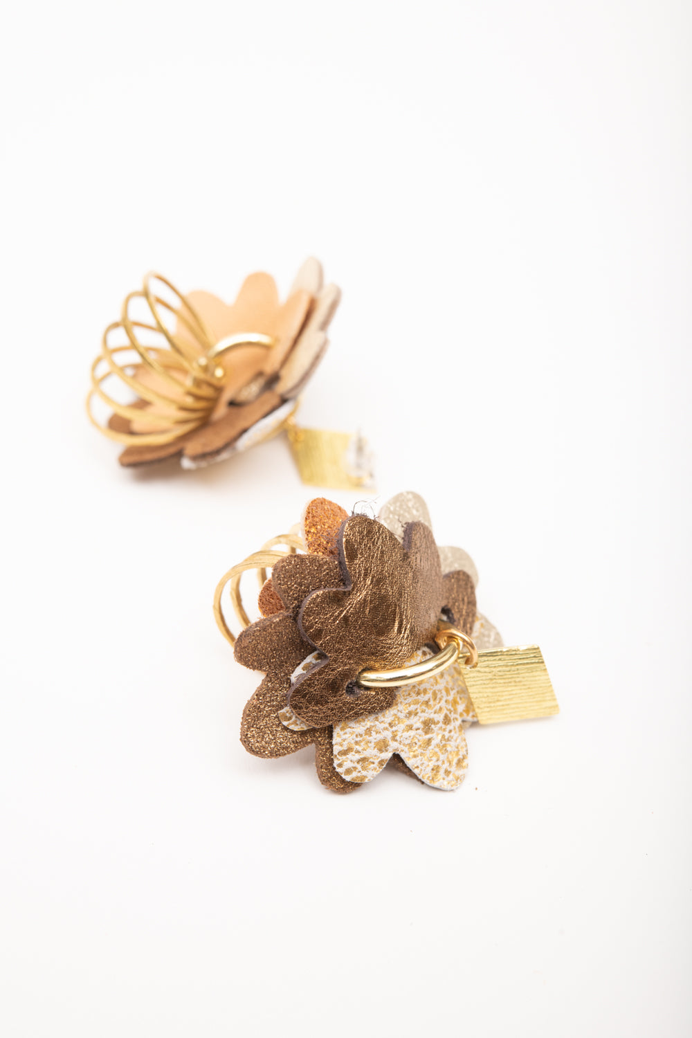 Unique and poetic handmade leather earrings FLEUR DES NEIGES model