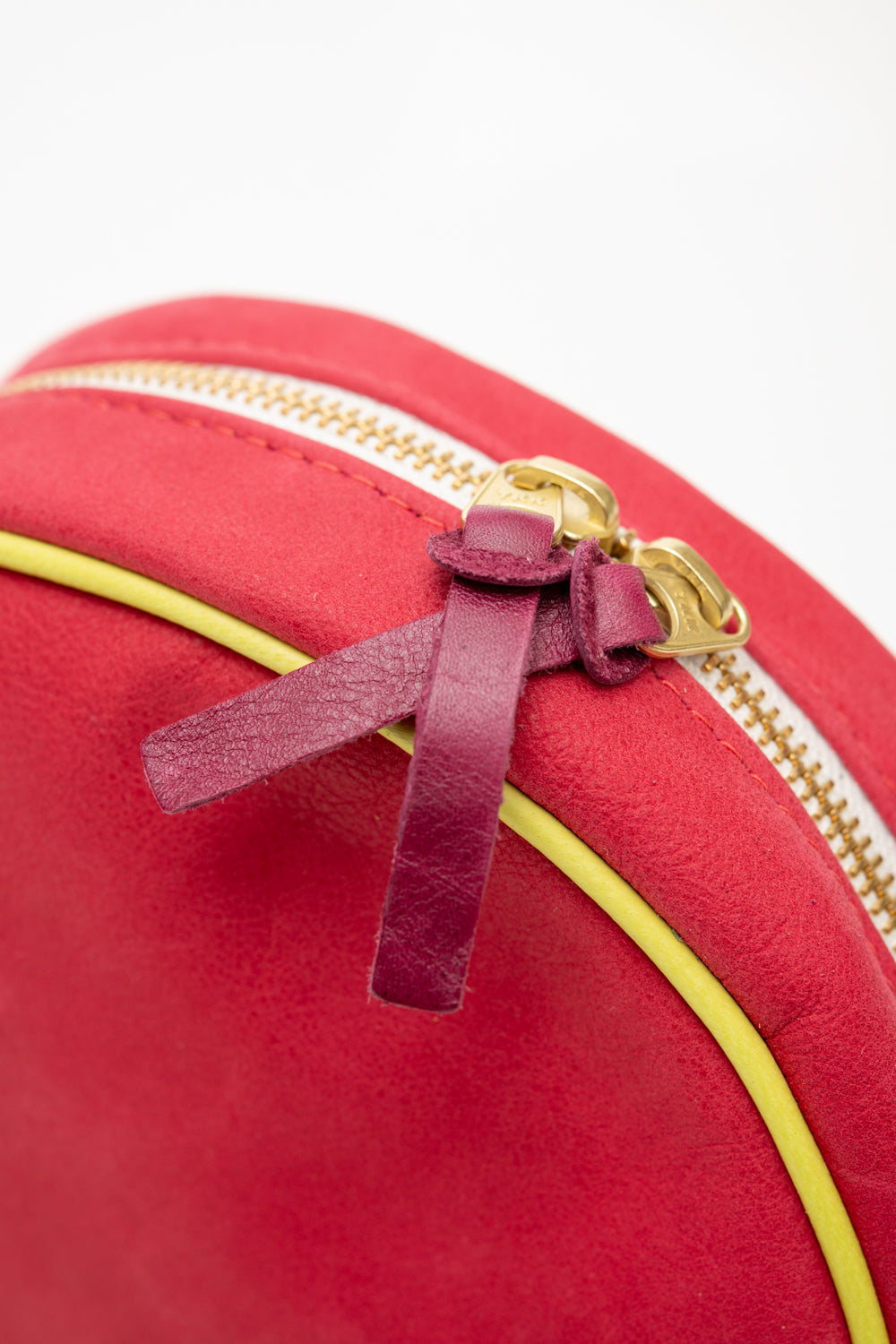 Veinage Round-Shaped Shoulder Handbag MACARON Model Made in Montreal Canada