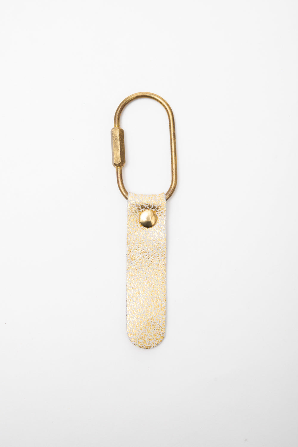 Veinage Leather keychain PISE model made from upcycled leather in Montreal, Canada