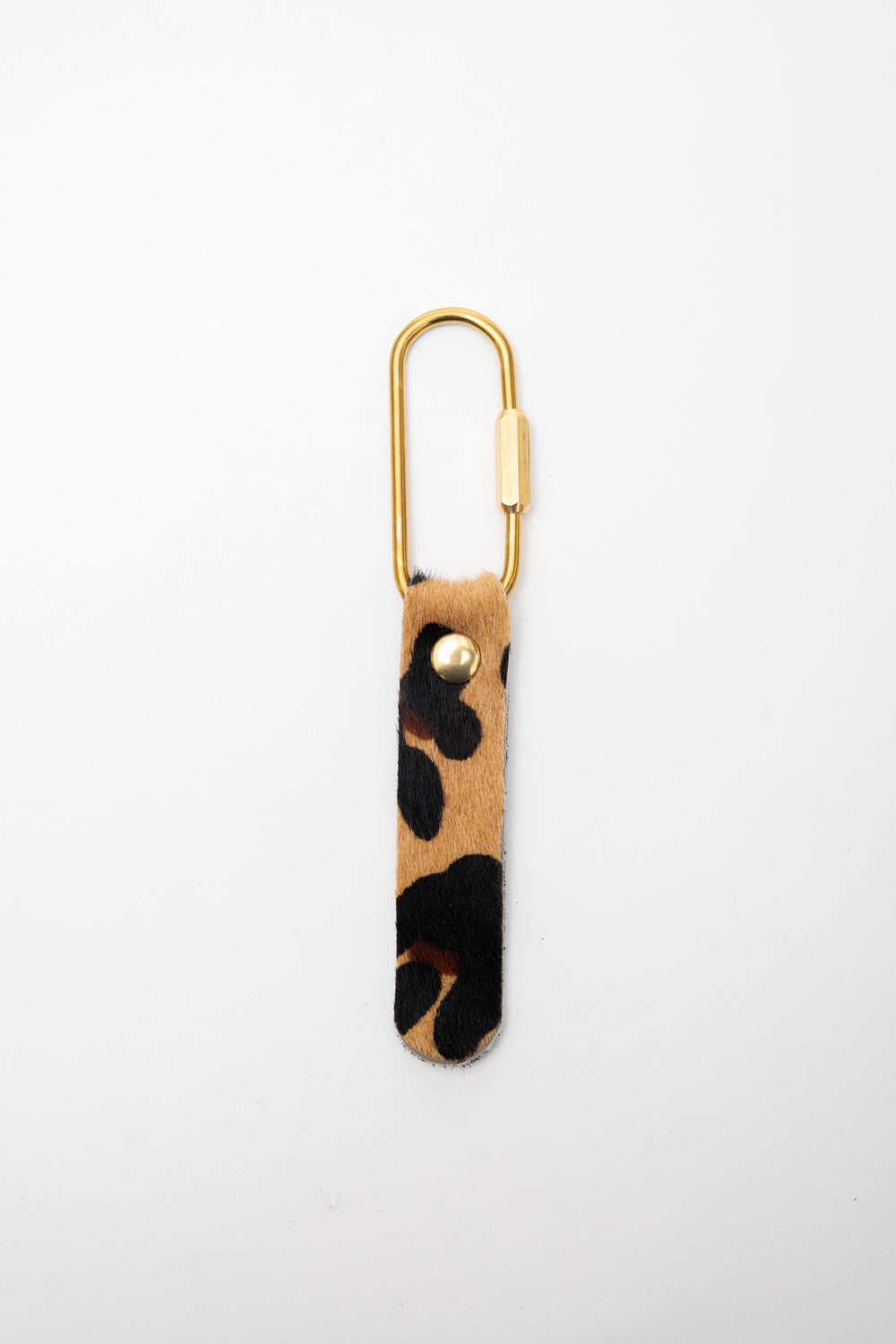 Veinage Leather keychain PISE model made from upcycled leather in Montreal, Canada