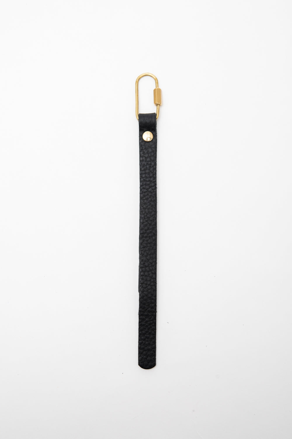 Veinage Leather keychain PISE model made from upcycled leather in Montreal, Canada