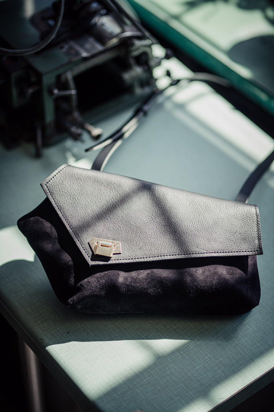 Five-sided polygon handbag PENTAGONO model from the Variable Geometry collection, handmade in Montreal, Canada