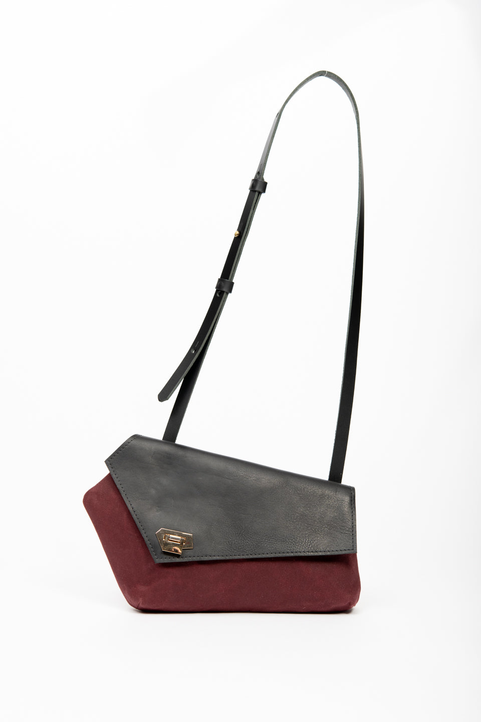 Five-sided polygon handbag PENTAGONO model from the Variable Geometry collection, handmade in Montreal, Canada