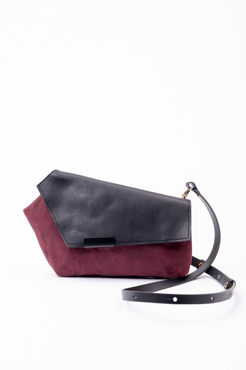 Five-sided polygon handbag PENTAGONO model from the Variable Geometry collection, handmade in Montreal, Canada