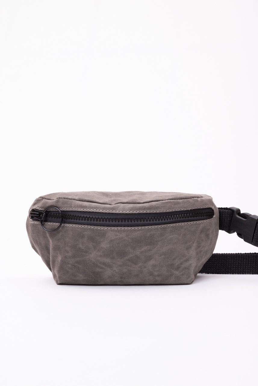 Fanny pack, waist bag PIO model handmade by Veinage, in Montreal, Canada