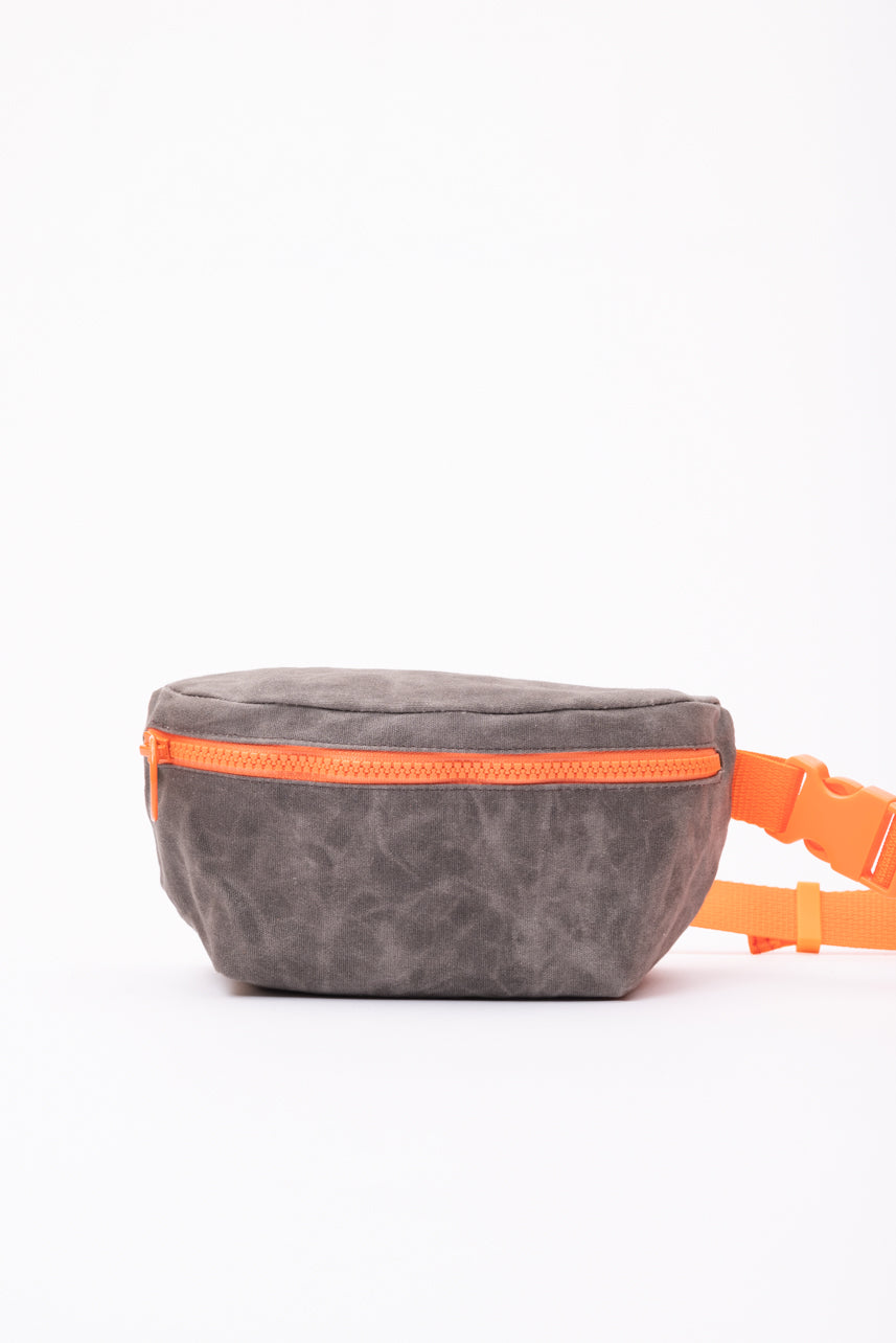 Fanny pack, waist bag PIO model handmade by Veinage, in Montreal, Canada