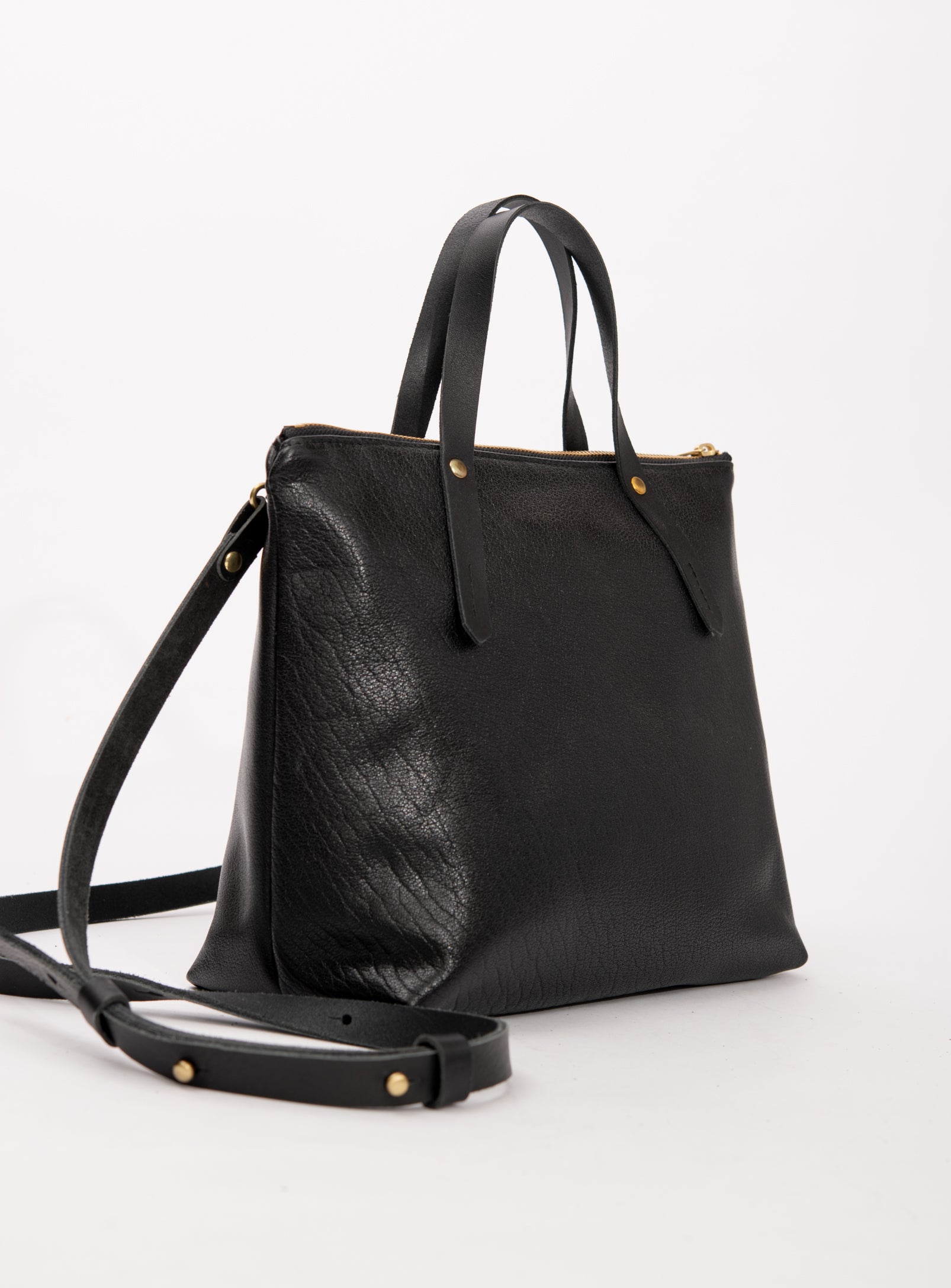Leather handbag with crossbody strap IBERVILLE model, Veinage handmade in Montreal, Canada