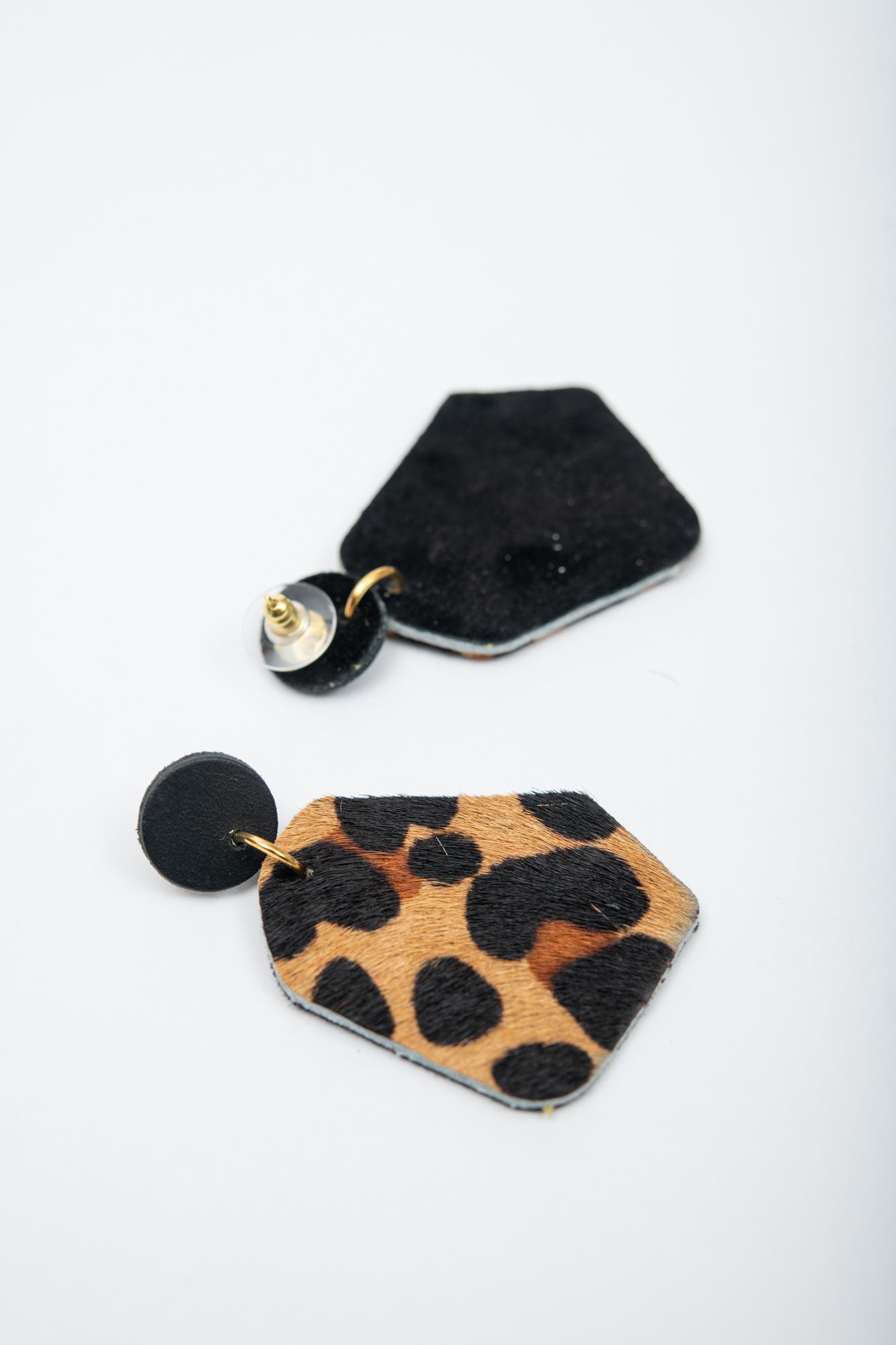 Large geometrical leather earrings DÉLIMA model, Veinage handmade in Montreal, Canada