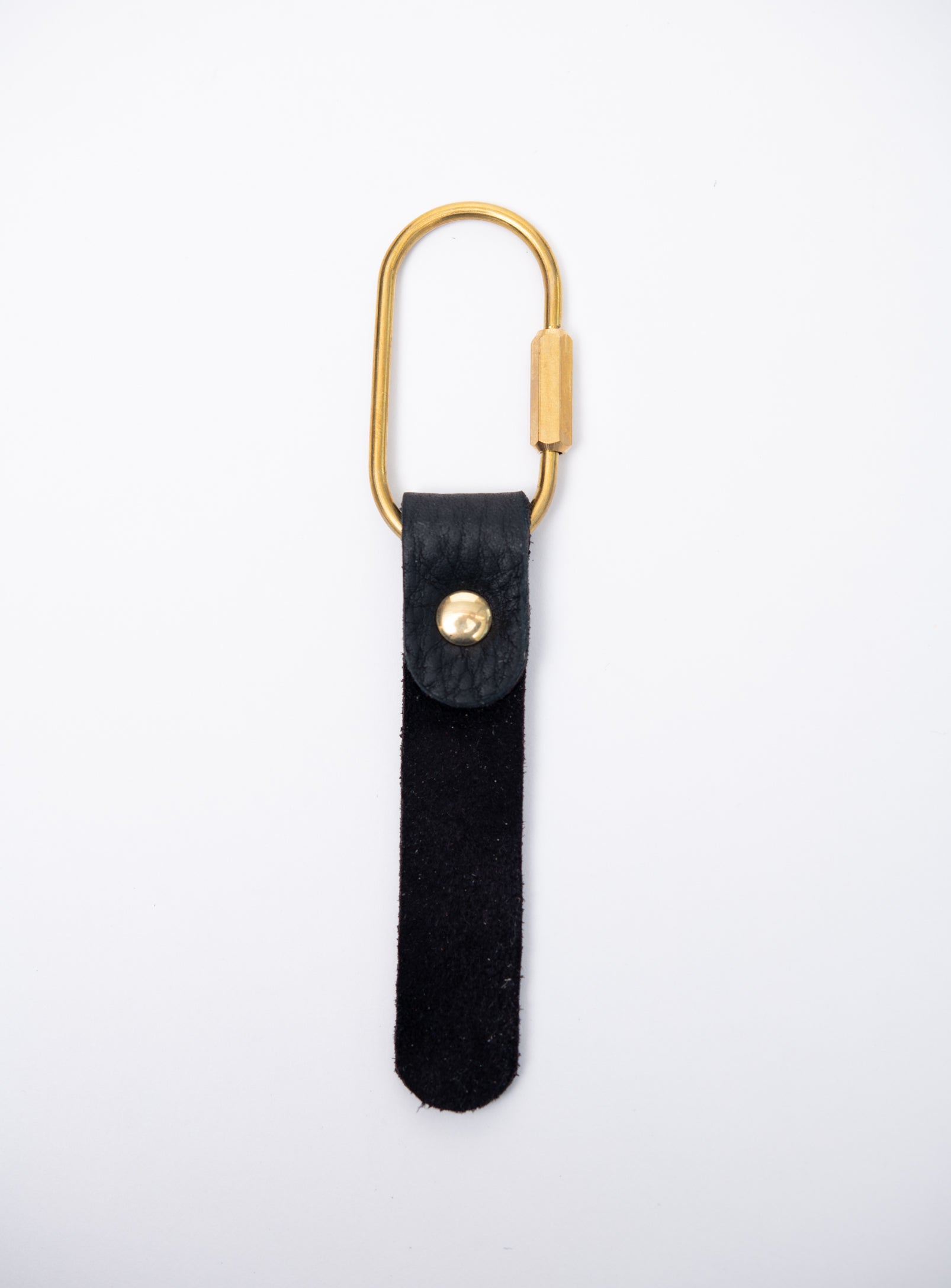Veinage Leather keychain PISE model made from upcycled leather in Montreal, Canada