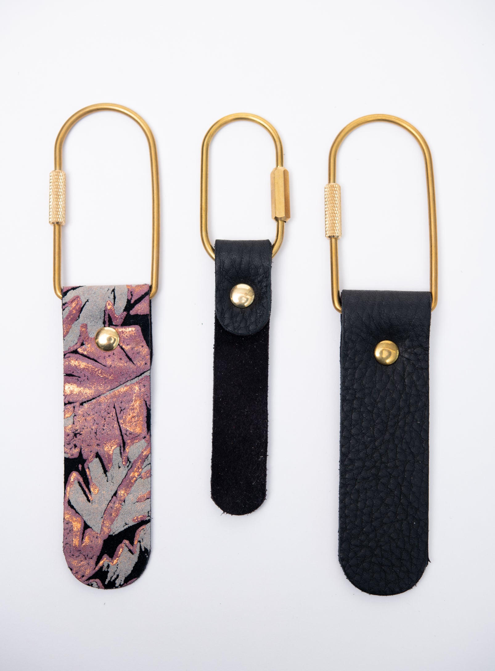 Veinage Leather keychain PISE model made from upcycled leather in Montreal, Canada