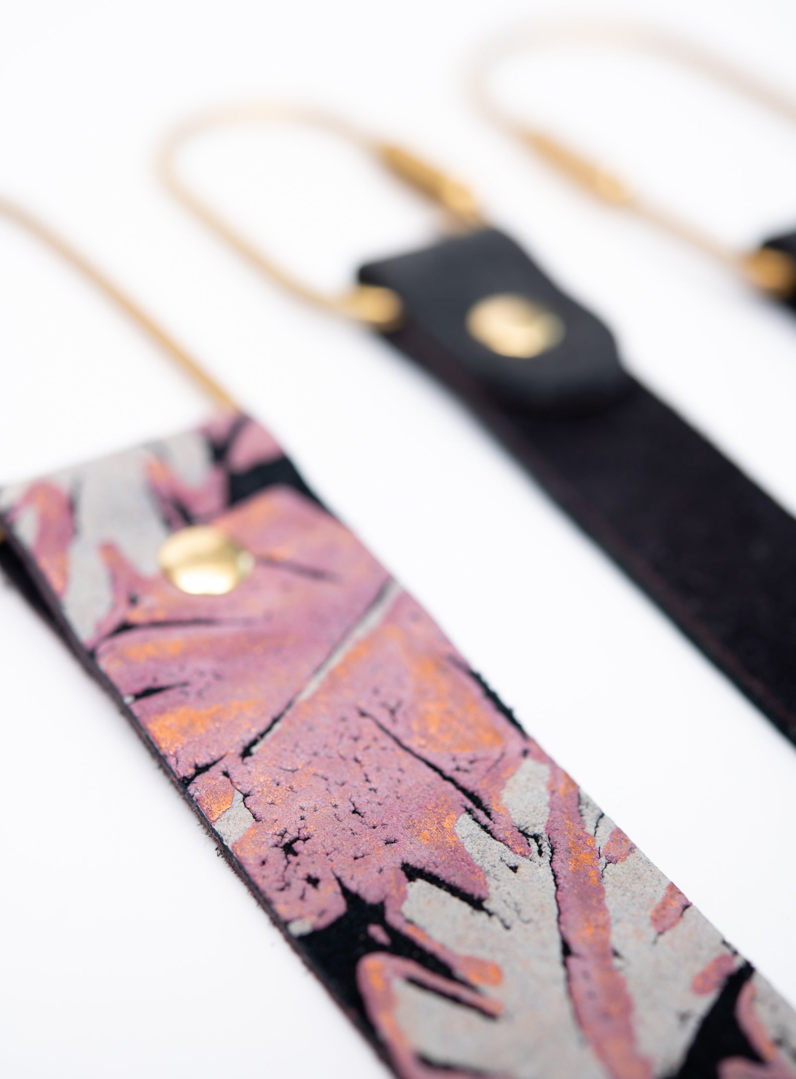 Veinage Leather keychain PISE model made from upcycled leather in Montreal, Canada