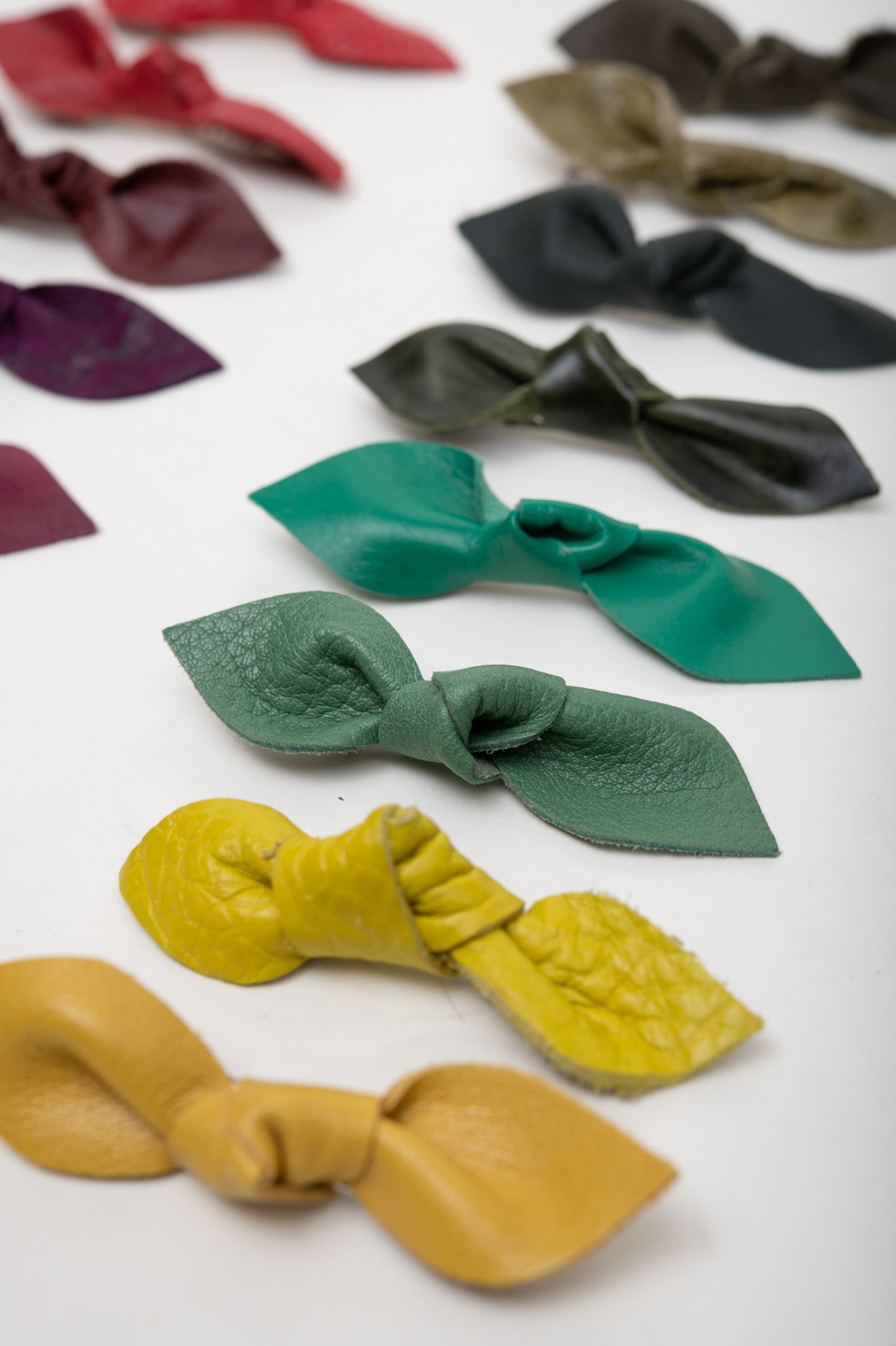 Veinage Leather hair clip and bow tie clip HOGAN model, handmade in Montreal, Canada