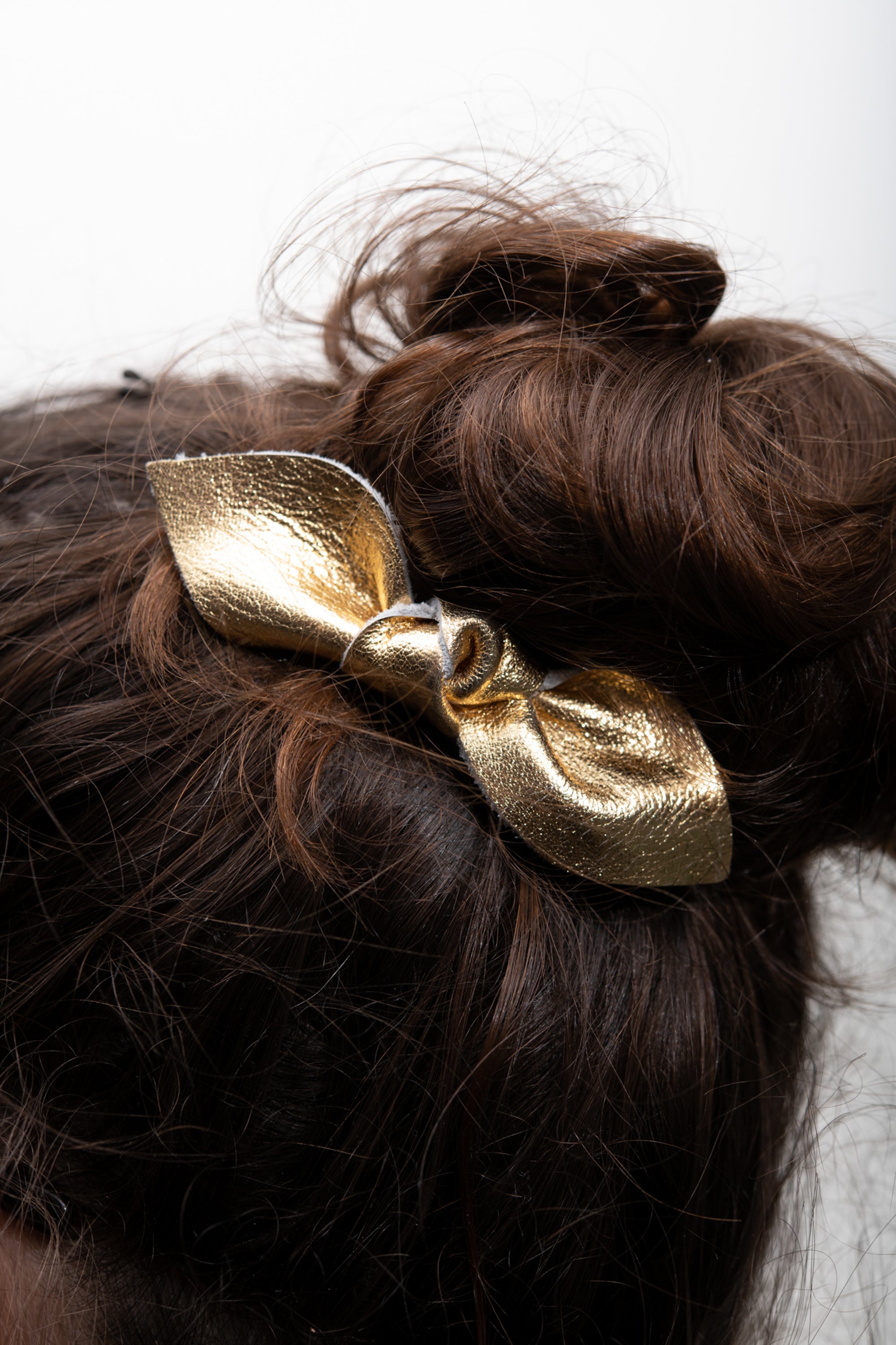 Veinage Leather hair clip and bow tie clip HOGAN model, handmade in Montreal, Canada