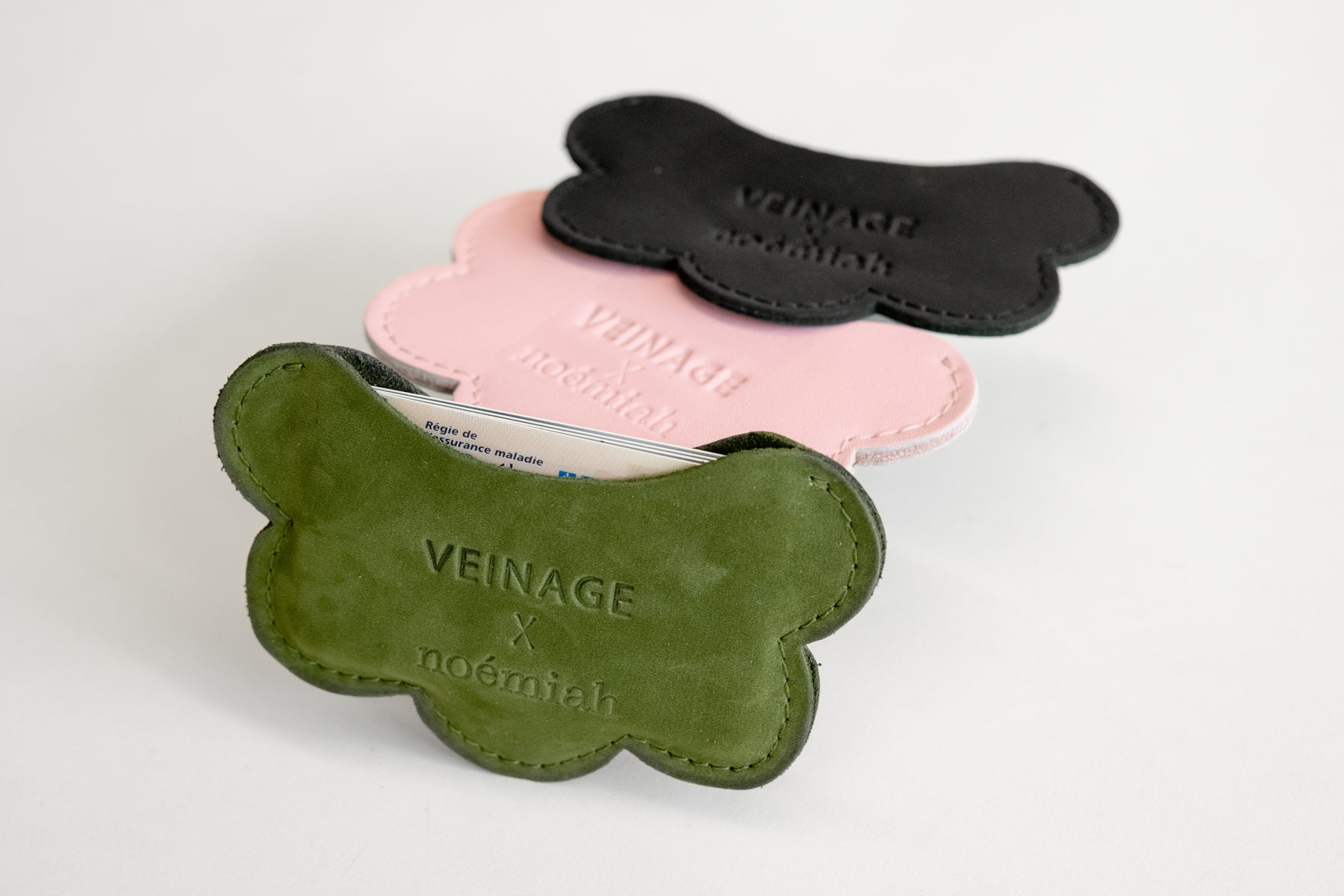 Leather card holder with scalloped edges VEINAGE x Noémiah